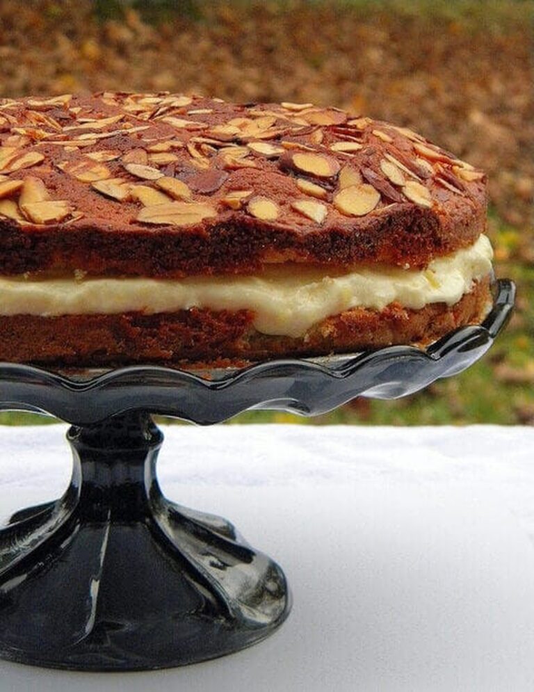 Heavenly Bee Sting Cake Bienenstich Recipe