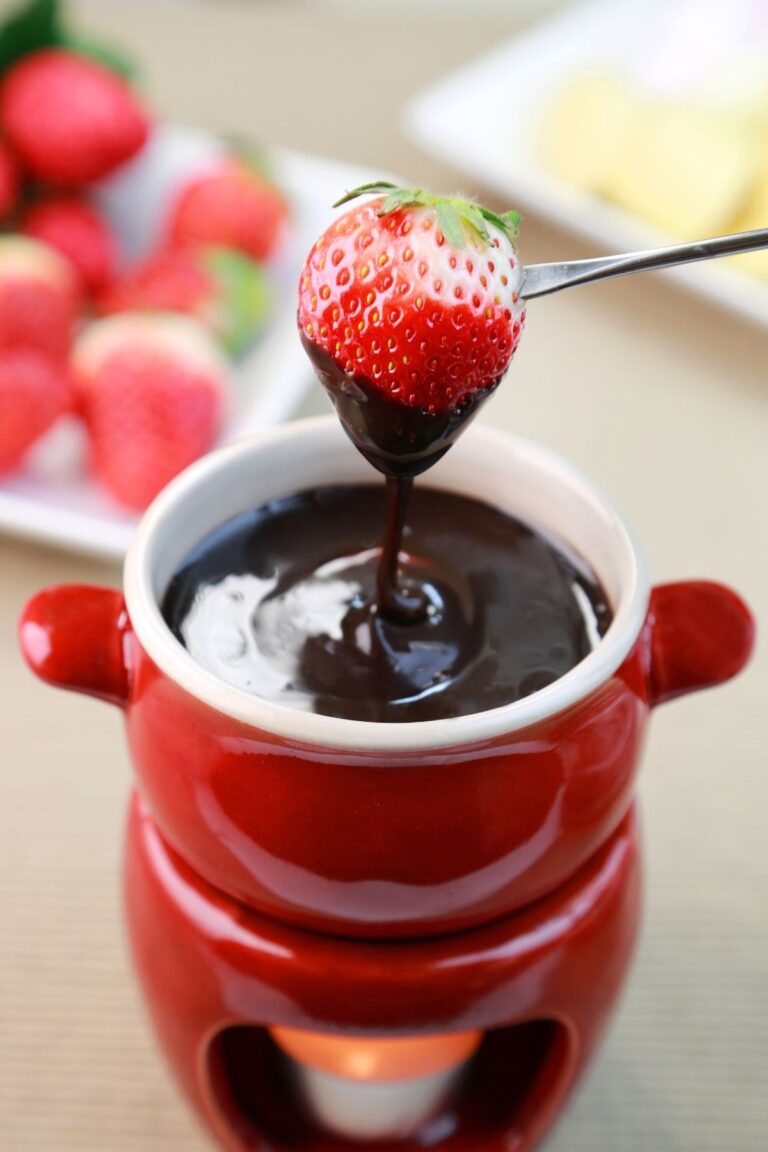 Luxurious Chocolate Fondue Recipe