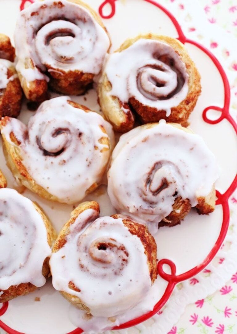 Heavenly Puff Pastry Cinnamon Rolls Recipe