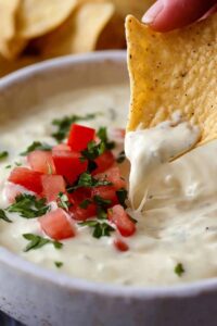 Creamy White Queso Dip Recipe