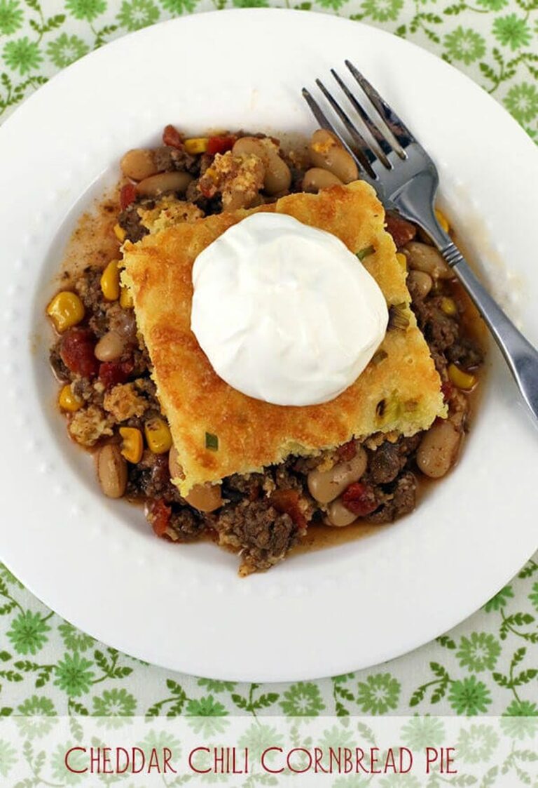 Hearty Cheddar Chili Cornbread Pie Recipe