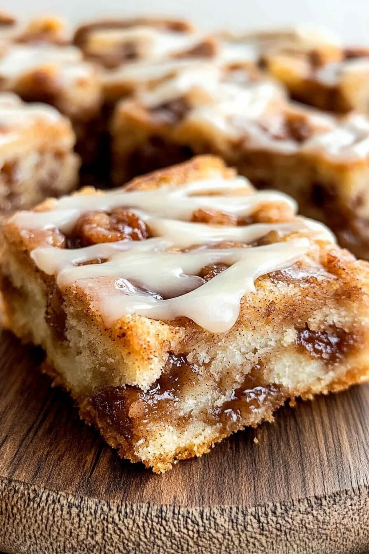 Irresistible Cinnamon Apple Cake Recipe