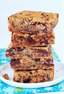 Irresistible Toffee Chip Blondies Recipe