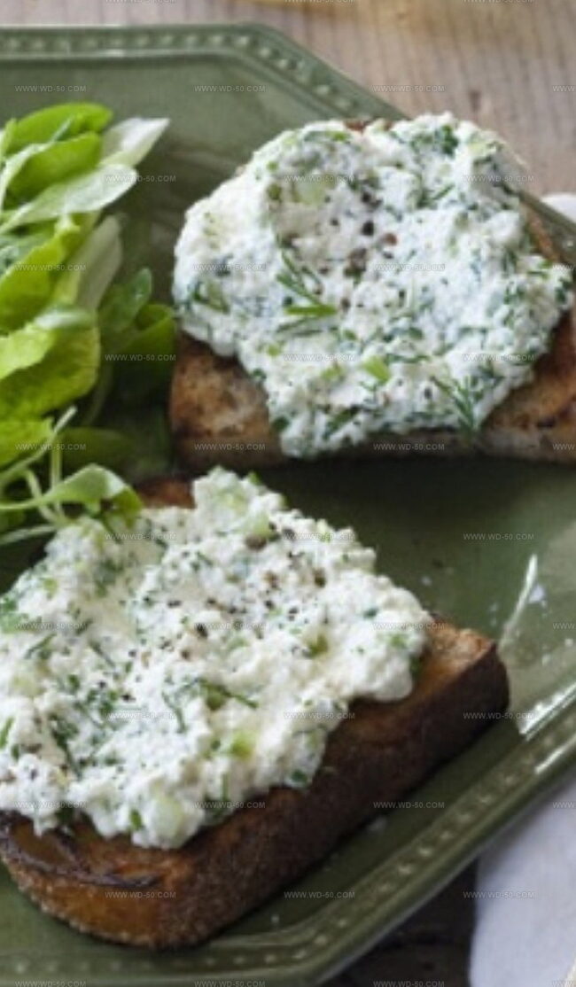 Tips for a Crispy Base and Creamy Herb Spread