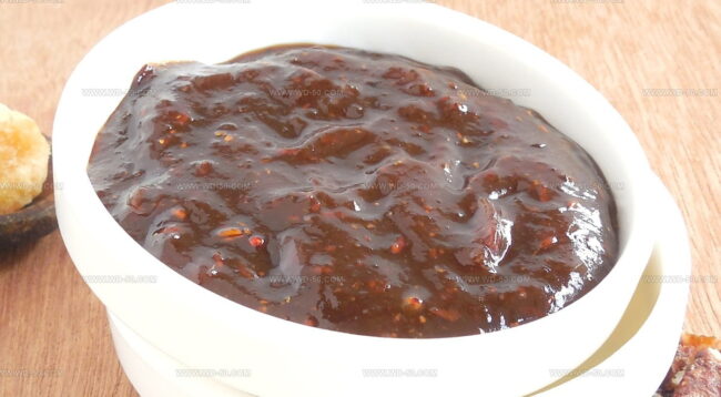 Tamarind Chutney (Imli Ki Chutney)