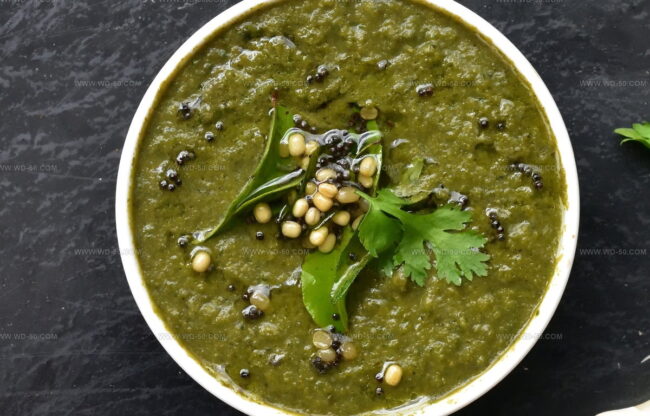Coriander Chutney (Dhaniya Ki Chutney)
