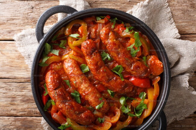 What Meats and Spices Are Commonly Used in Italian Sausages?