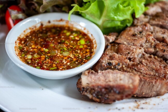 What Are the Best Sauces for Pairing with Meat, Seafood, or Vegetables?
